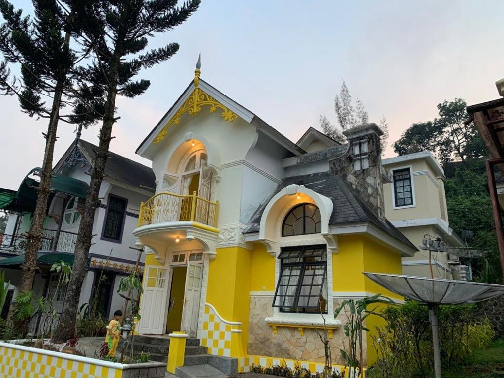 Villa Wubao Kota Bunga 3 Kamar Harga Budget Cinengangirang Экстерьер фото